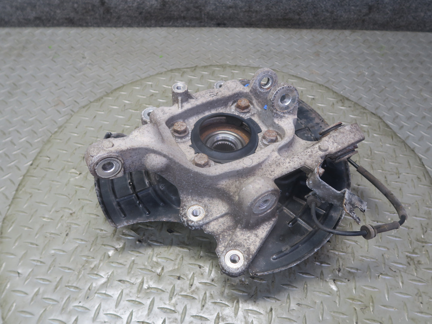 14-21 Maserati Quattroporte SQ4 M156 Rear Right Side Spindle Knuckle Wheel Hub