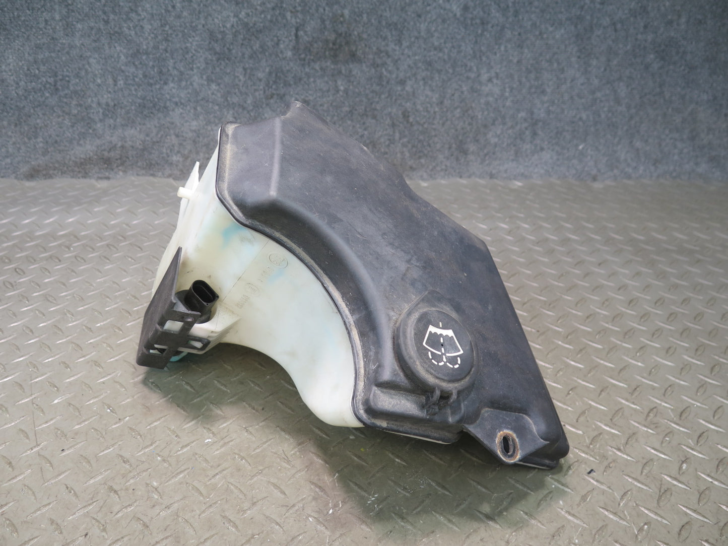 03-08 BMW E85 Z4 Windshield Washer Fluid Reservoir Tank w Pump 7110853 OEM