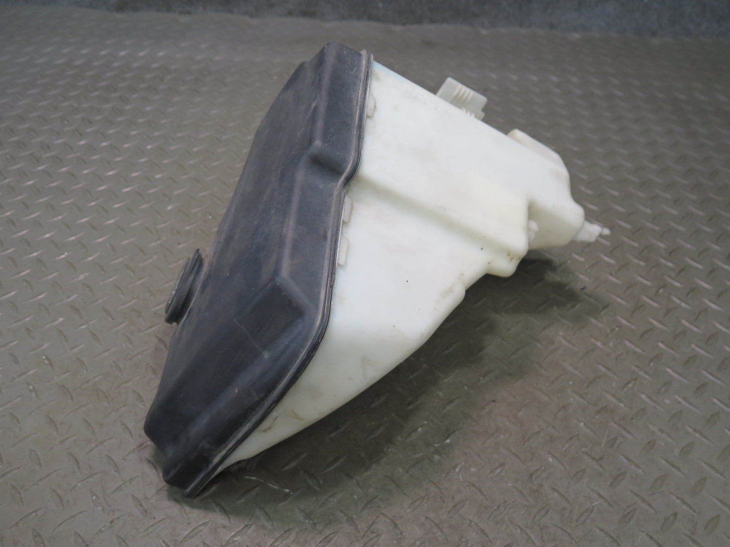 03-08 BMW E85 Z4 Windshield Washer Fluid Reservoir Tank w Pump 7110853 OEM