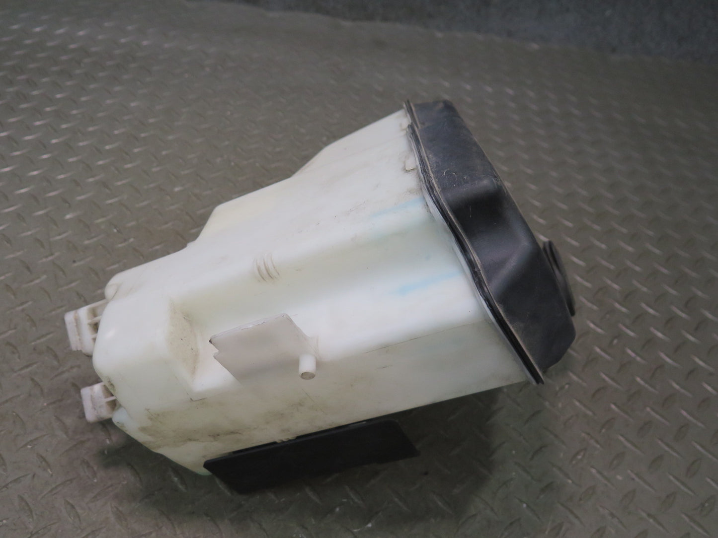 03-08 BMW E85 Z4 Windshield Washer Fluid Reservoir Tank w Pump 7110853 OEM