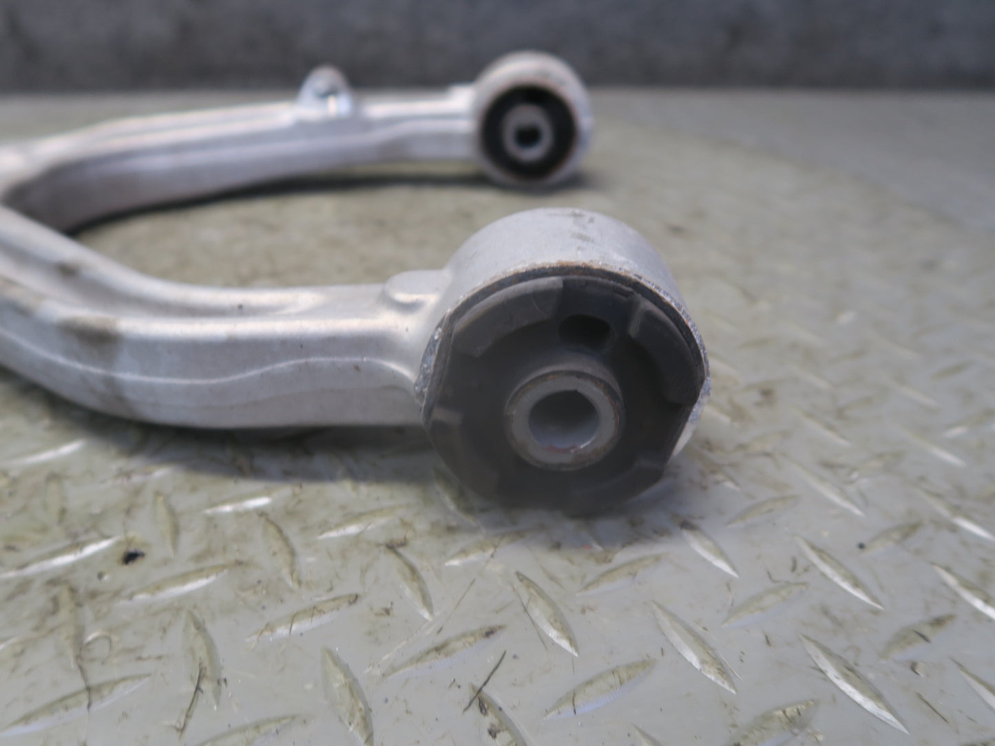 2017-2021 Maserati Quattroporte M156 Front Right Upper & Lower Control Arm Set