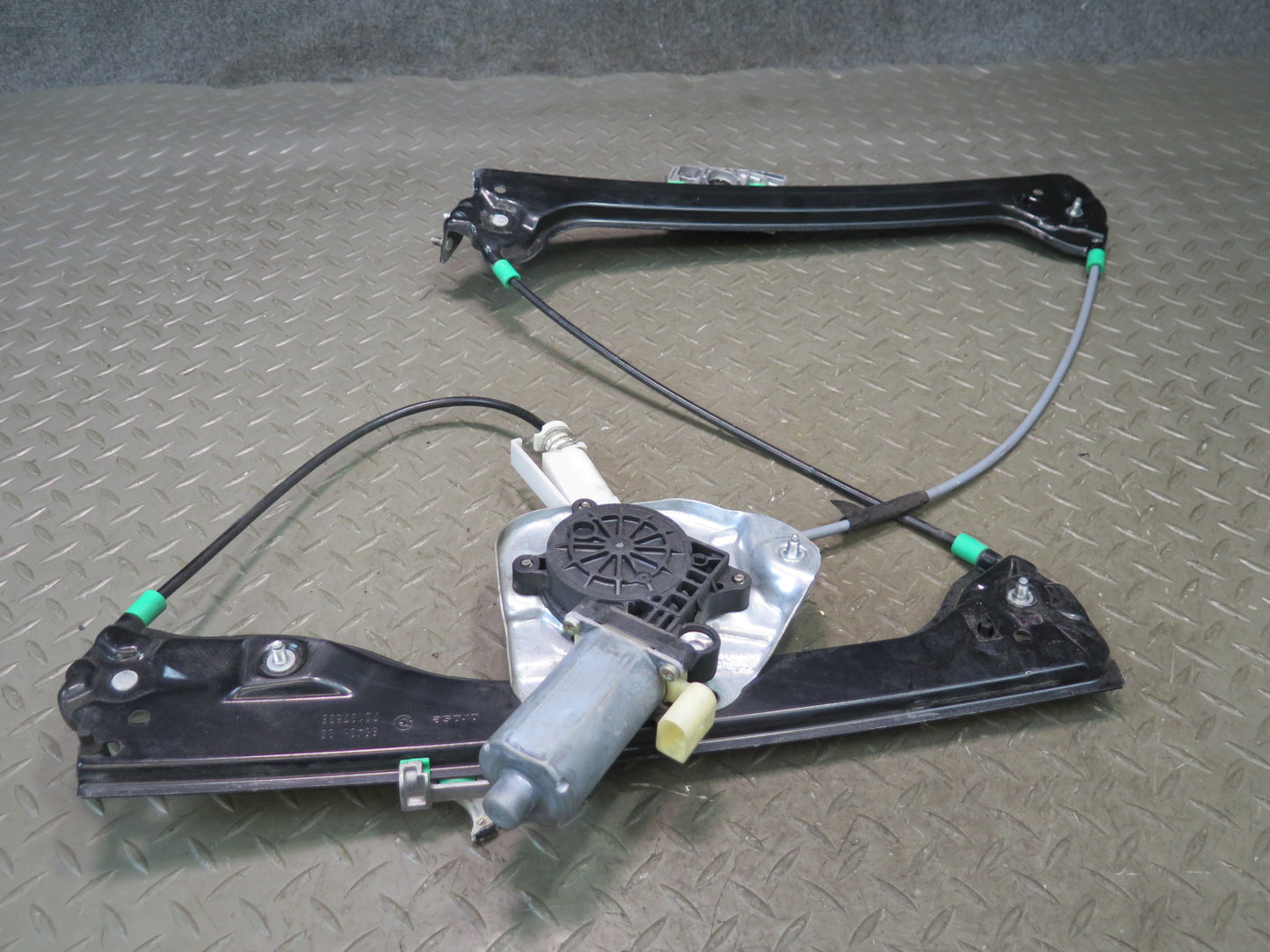 03-08 BMW E86 E85 Z4 Left Driver Door Window Regulator w Motor 7013753 OEM