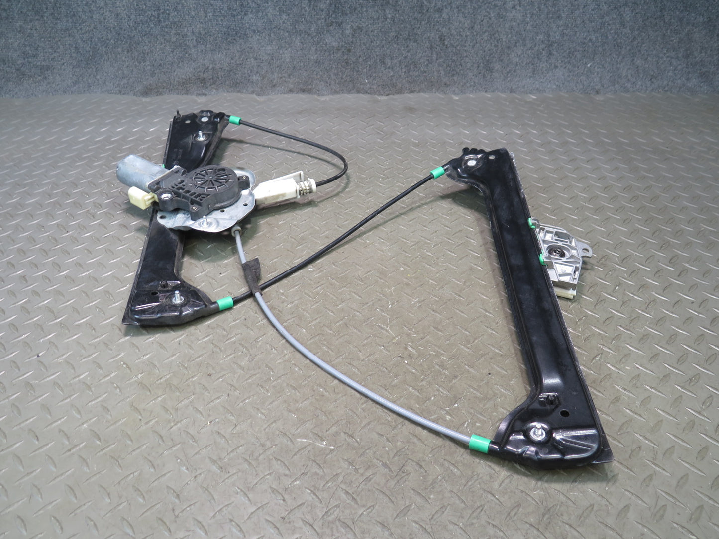 03-08 BMW E86 E85 Z4 Left Driver Door Window Regulator w Motor 7013753 OEM