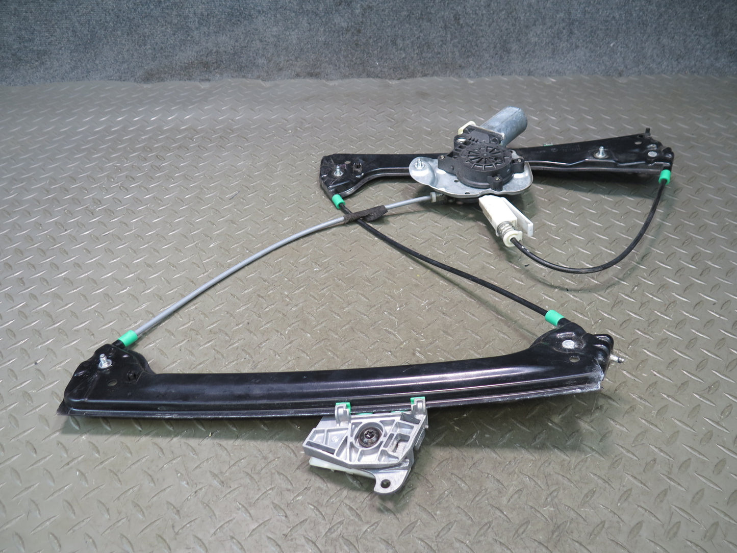 03-08 BMW E86 E85 Z4 Left Driver Door Window Regulator w Motor 7013753 OEM