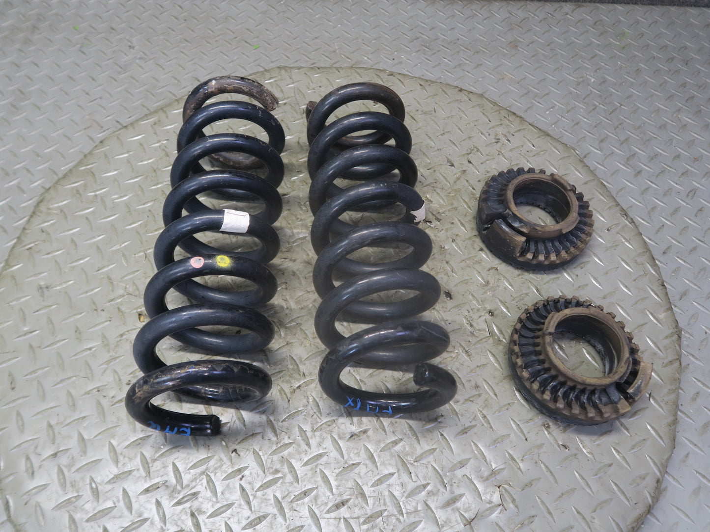 2017-2021 Maserati Quattroporte SQ4 M156 AWD Rear Left & Right Coil Spring Set