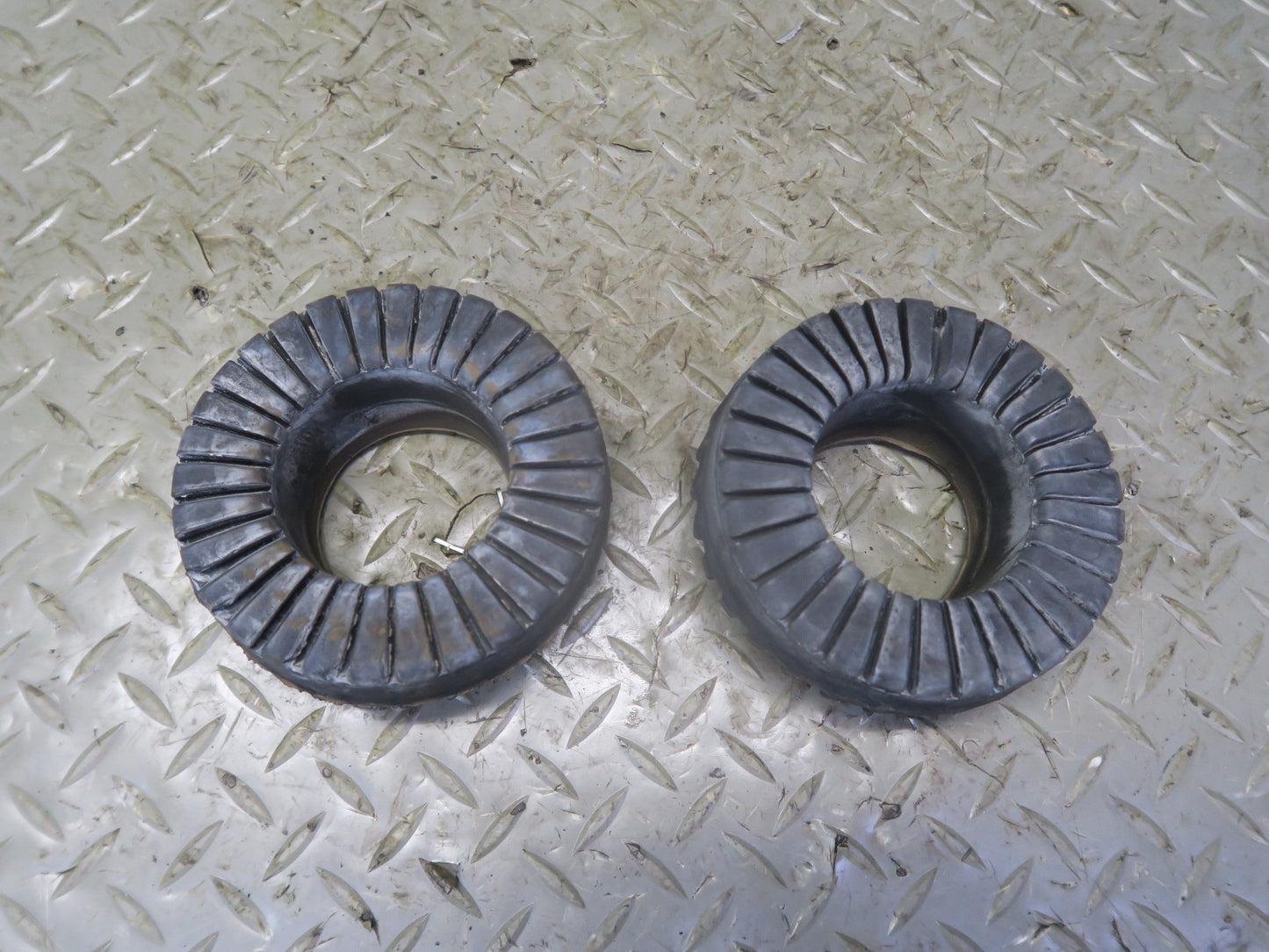 2017-2021 Maserati Quattroporte SQ4 M156 AWD Rear Left & Right Coil Spring Set