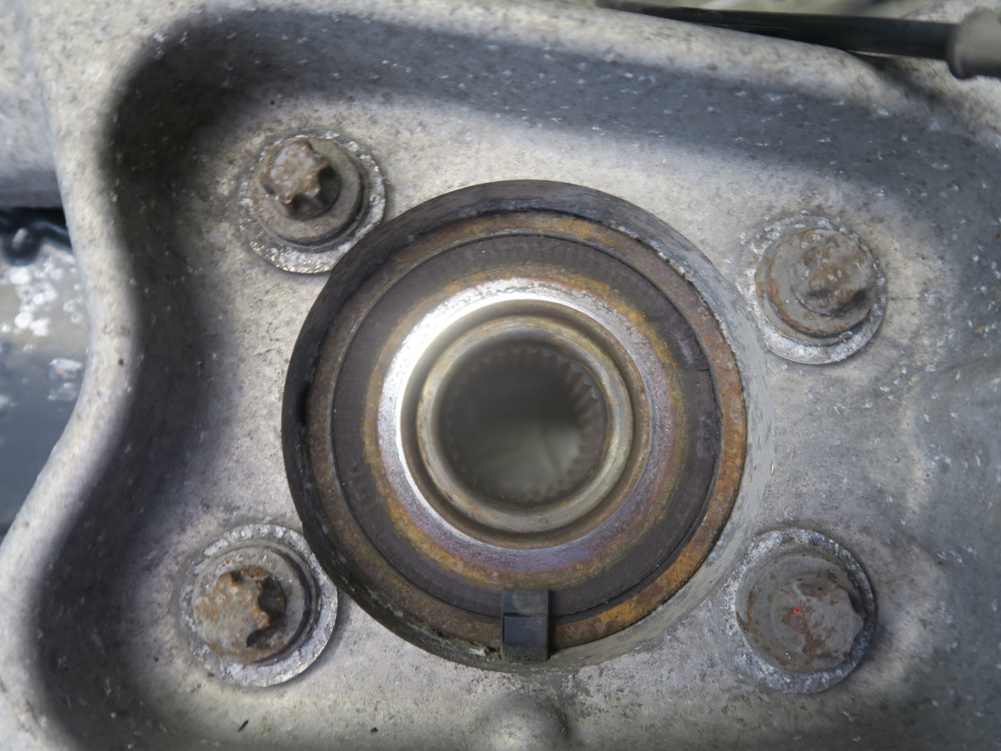 14-21 Maserati Quattroporte SQ4 M156 Front Right Side Spindle Knuckle Wheel Hub