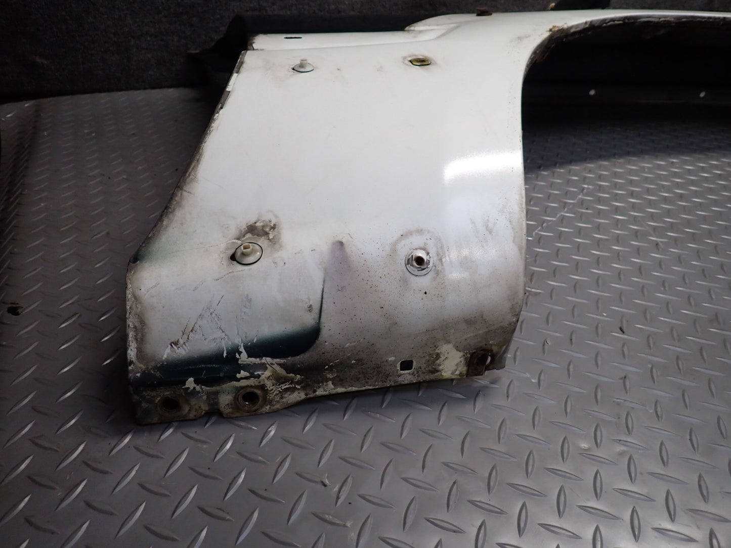 1996-1997 Lexus FZJ80L LX450 Front Right Fender Shell Cover Panel Green