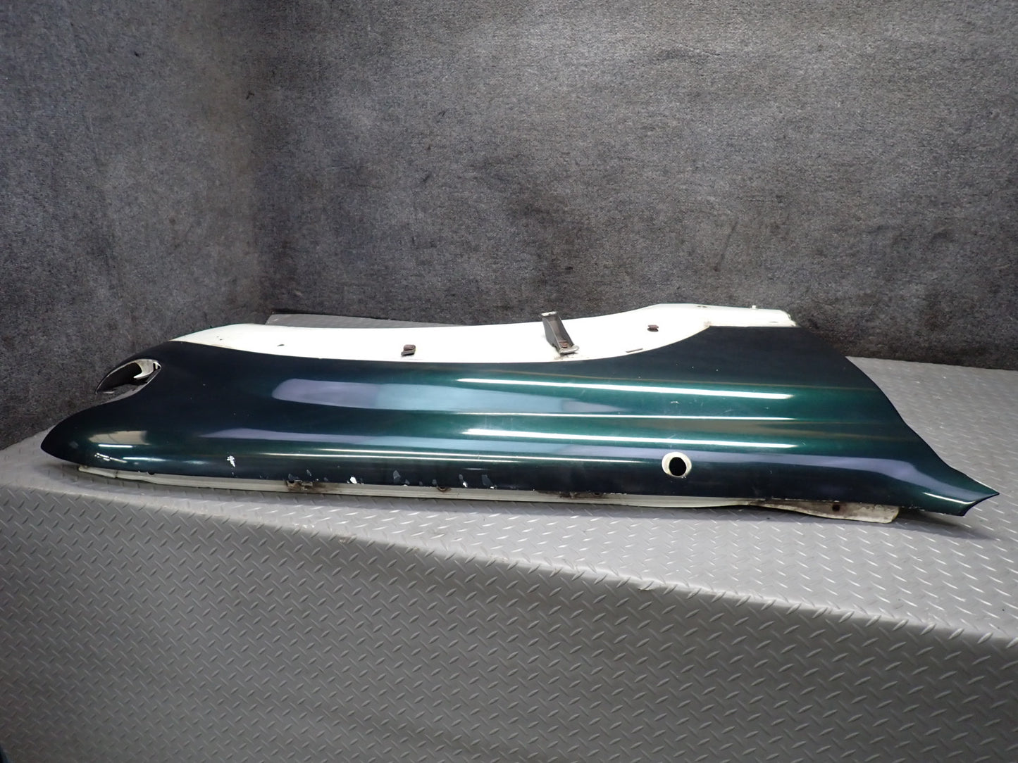 1996-1997 Lexus FZJ80L LX450 Front Right Fender Shell Cover Panel Green