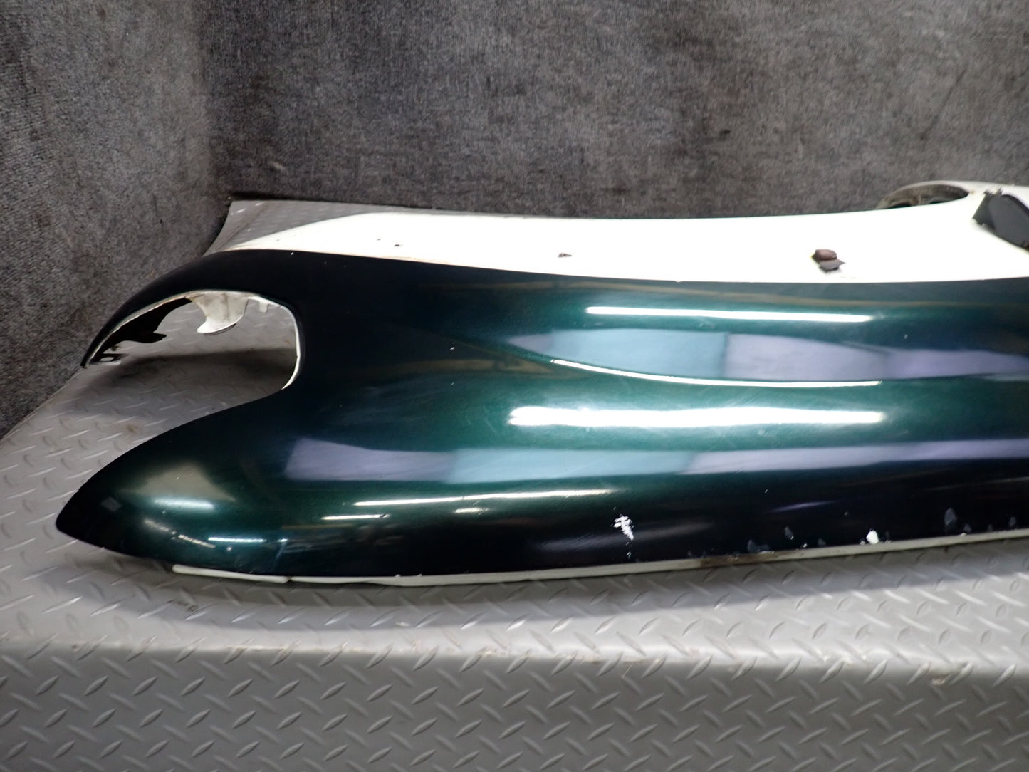 1996-1997 Lexus FZJ80L LX450 Front Right Fender Shell Cover Panel Green