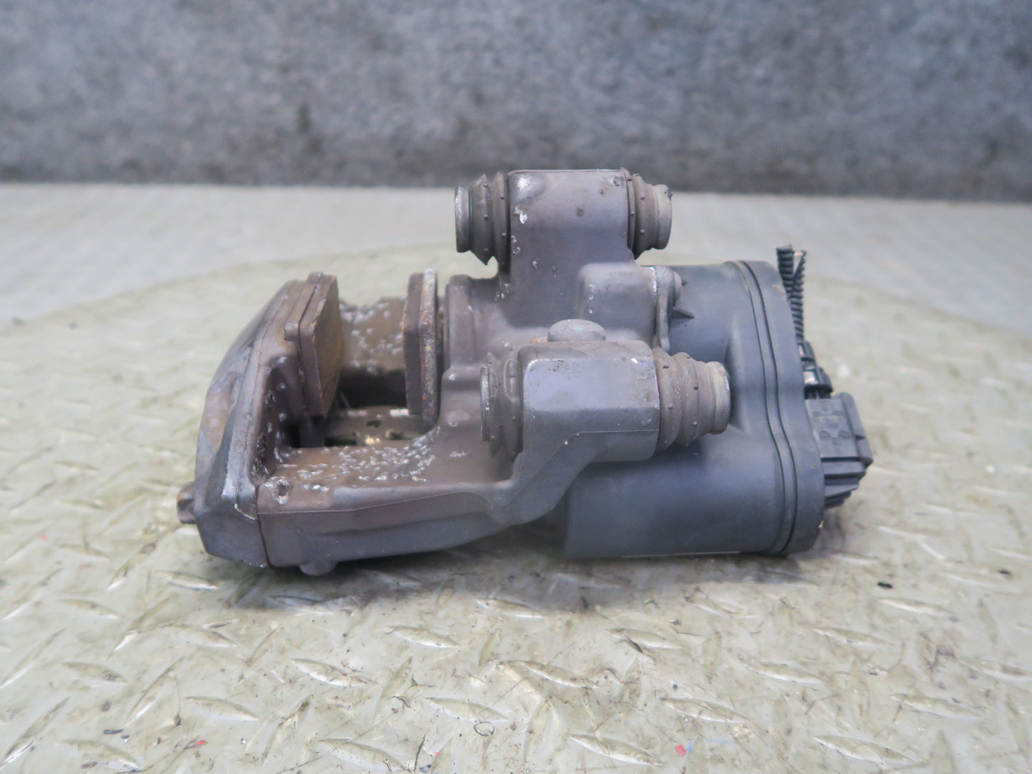 14-21 Maserati Quattroporte SQ4 M156 Rear Left & Right Parking Brake Caliper Set