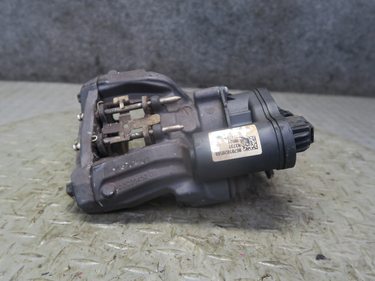 14-21 Maserati Quattroporte SQ4 M156 Rear Left & Right Parking Brake Caliper Set