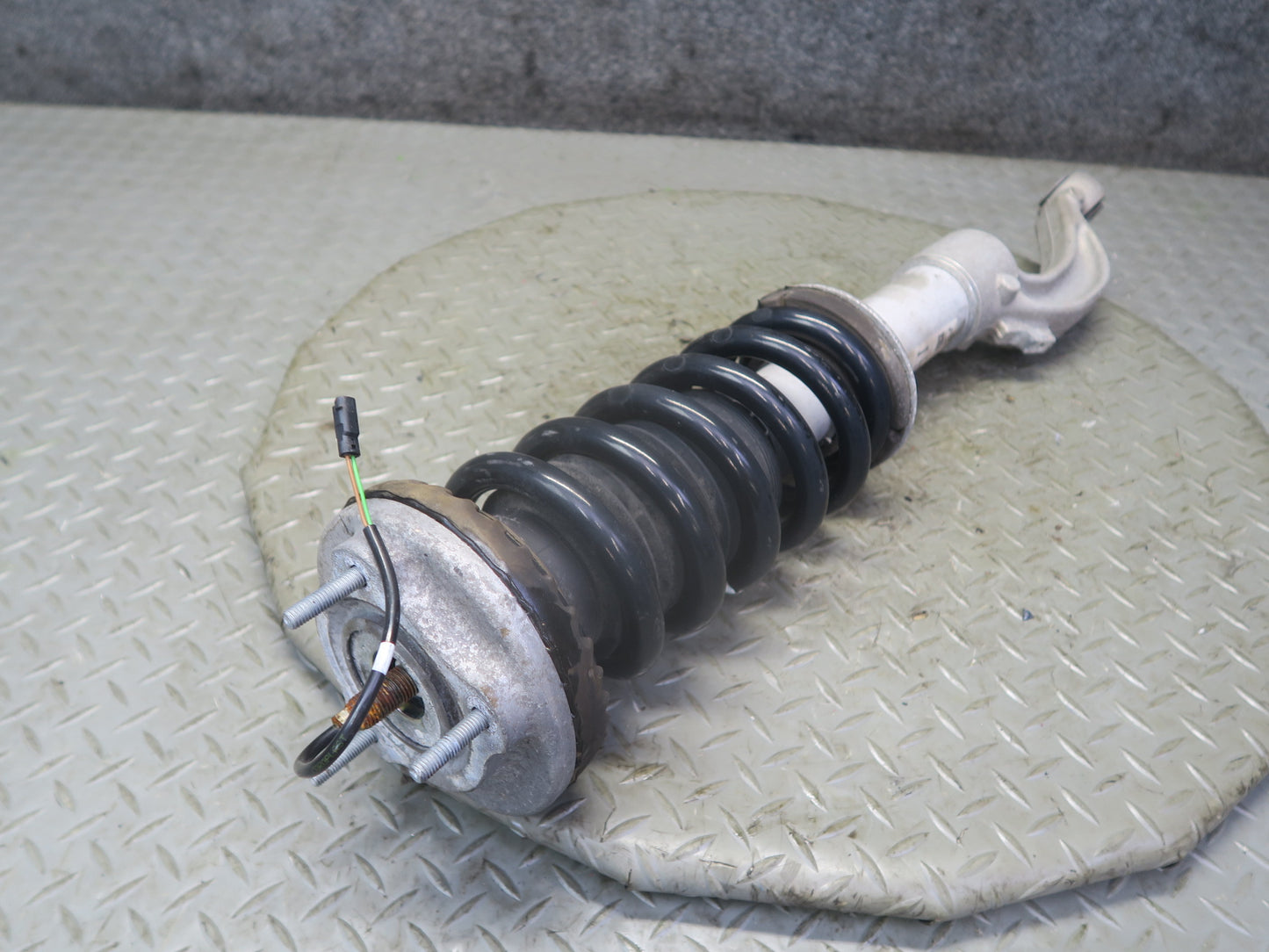 14-21 Maserati Quattroporte SQ4 M156 Front Left & Right Shock Strut Absorber Set