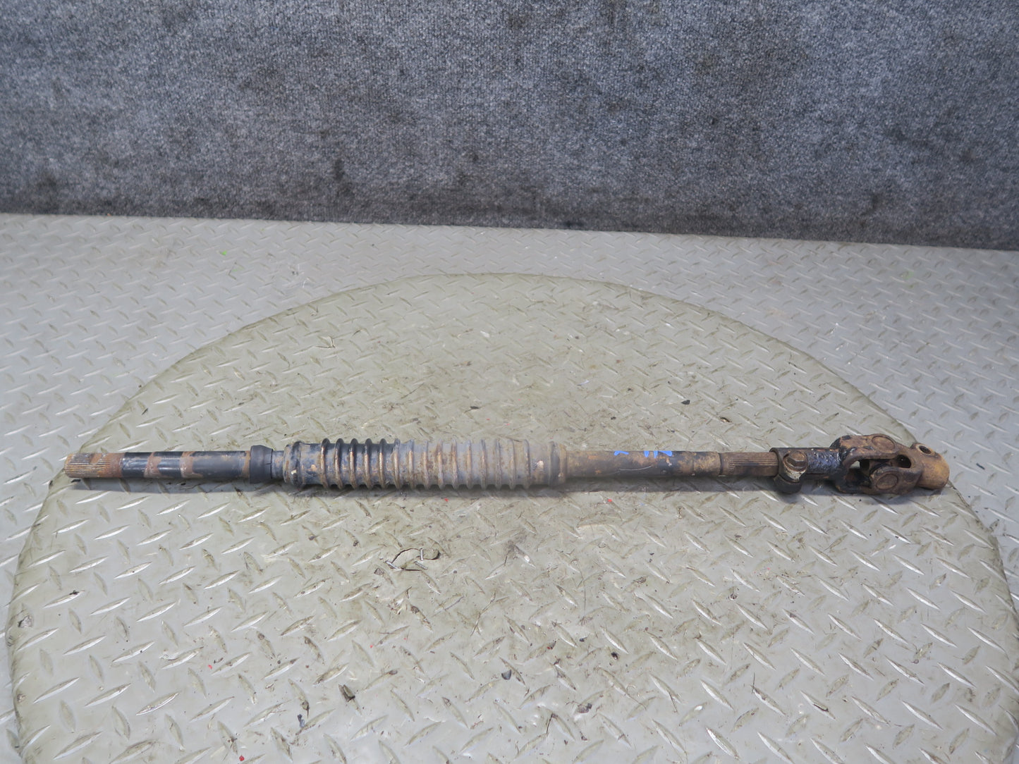 1996-1997 Lexus FZJ80L LX450 Steering Column Lower U Joint Linkage Shaft