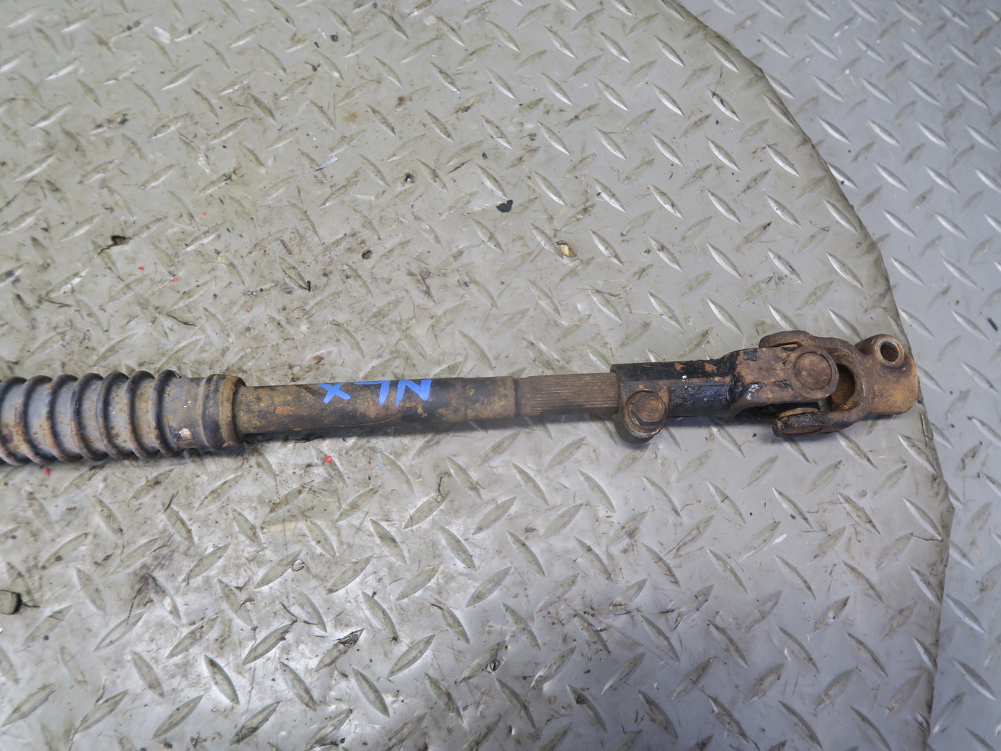 1996-1997 Lexus FZJ80L LX450 Steering Column Lower U Joint Linkage Shaft