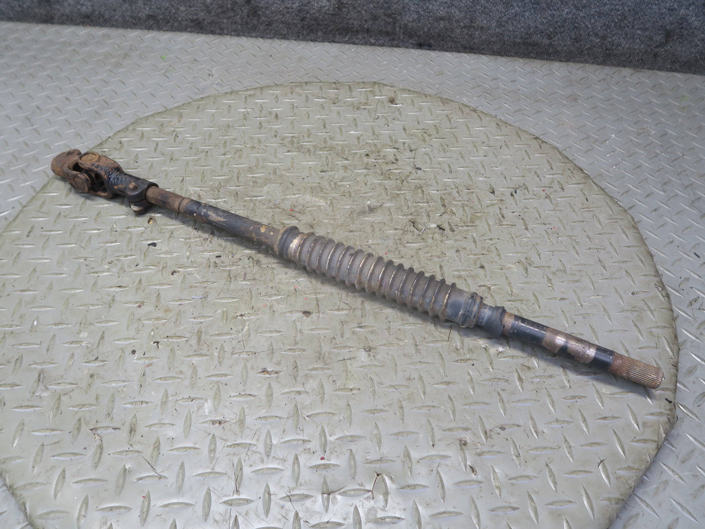 1996-1997 Lexus FZJ80L LX450 Steering Column Lower U Joint Linkage Shaft