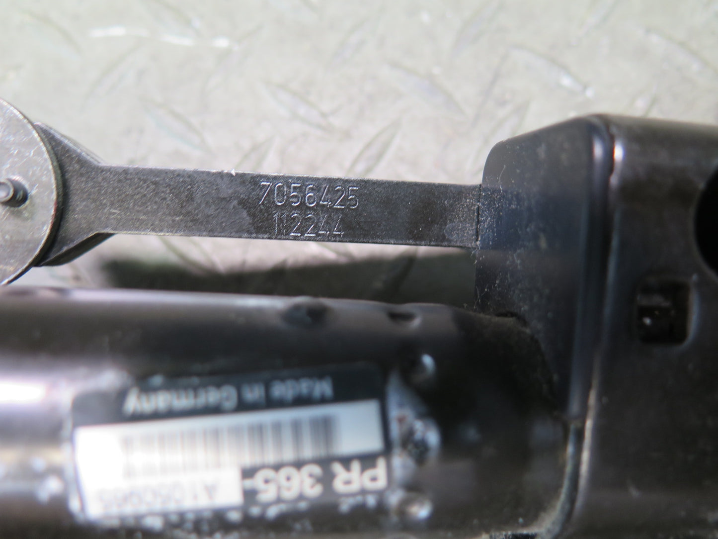 03-08 BMW Z4 E85 Right Convertible TOP Hydraulic Cylinder Hinge 78K OEM