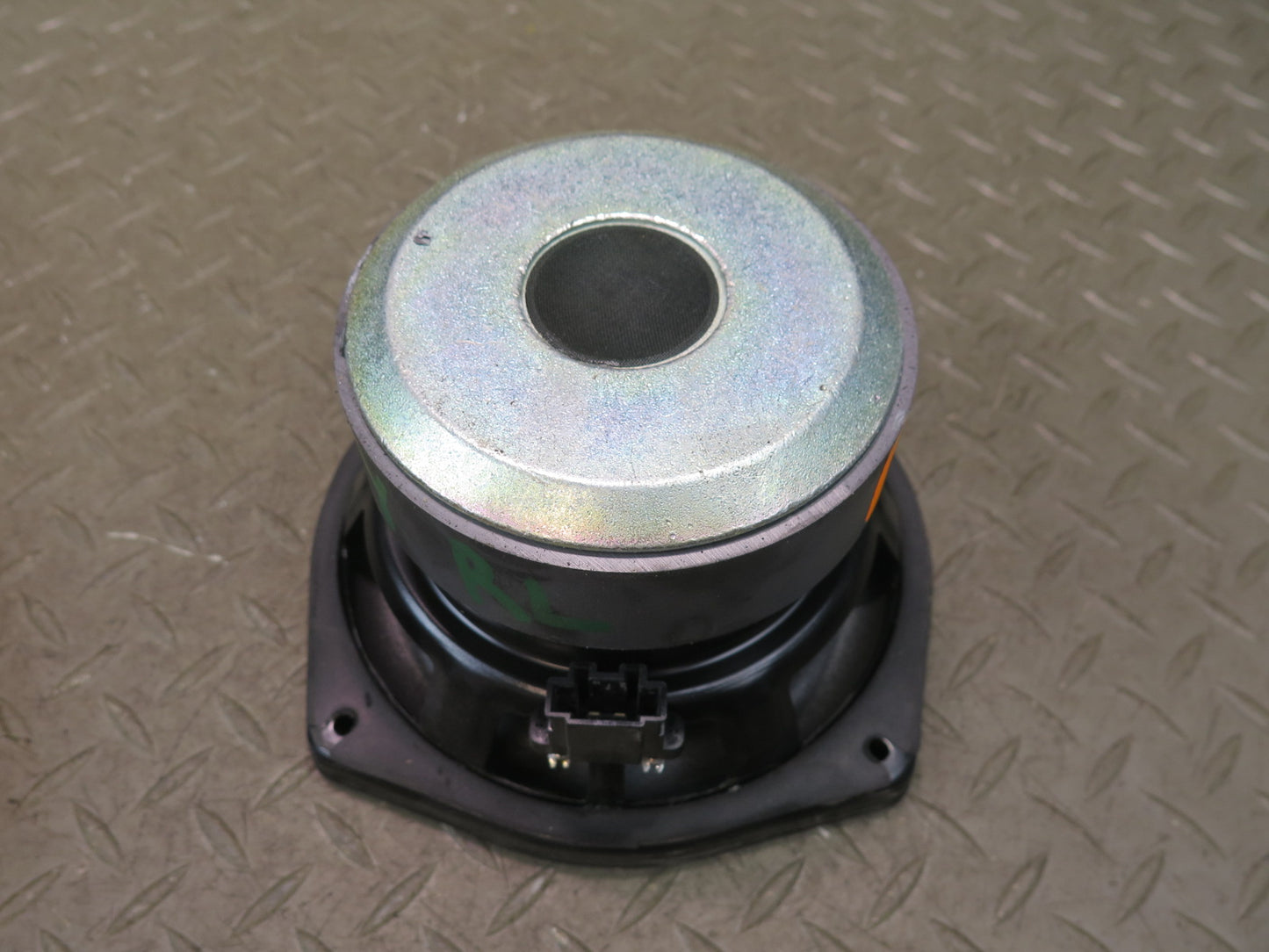 03-08 BMW E85 Z4 Set of 2 Rear TOP Hi-fi Subwoofer Speaker 6915841 OEM