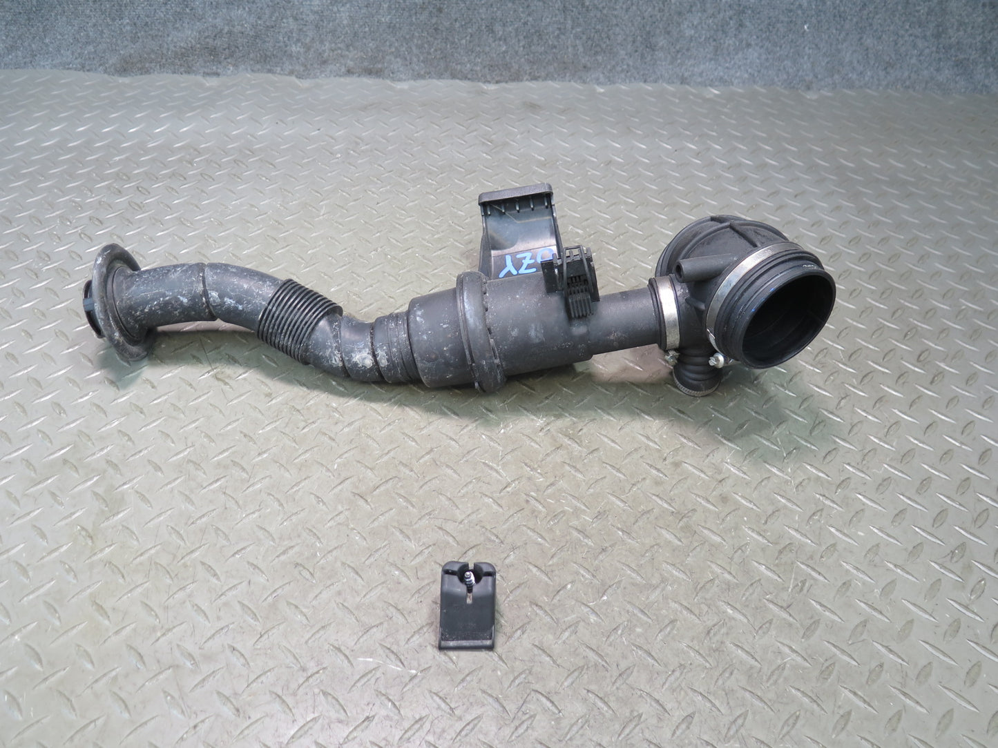 03-05 BMW E85 Z4 M54 3.0L Air Intake Acoustic Resonator Hose Tube Pipe OEM