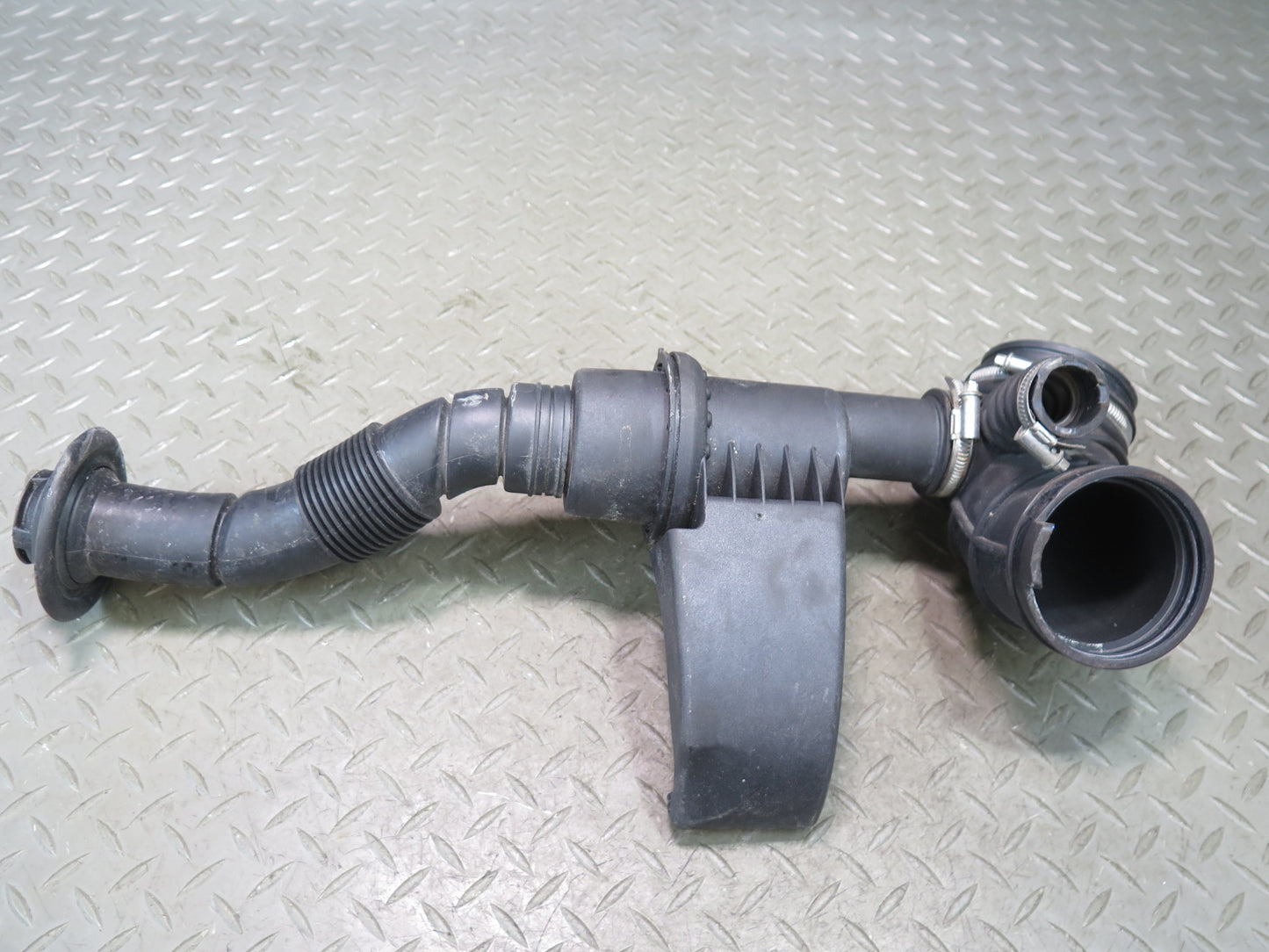 03-05 BMW E85 Z4 M54 3.0L Air Intake Acoustic Resonator Hose Tube Pipe OEM