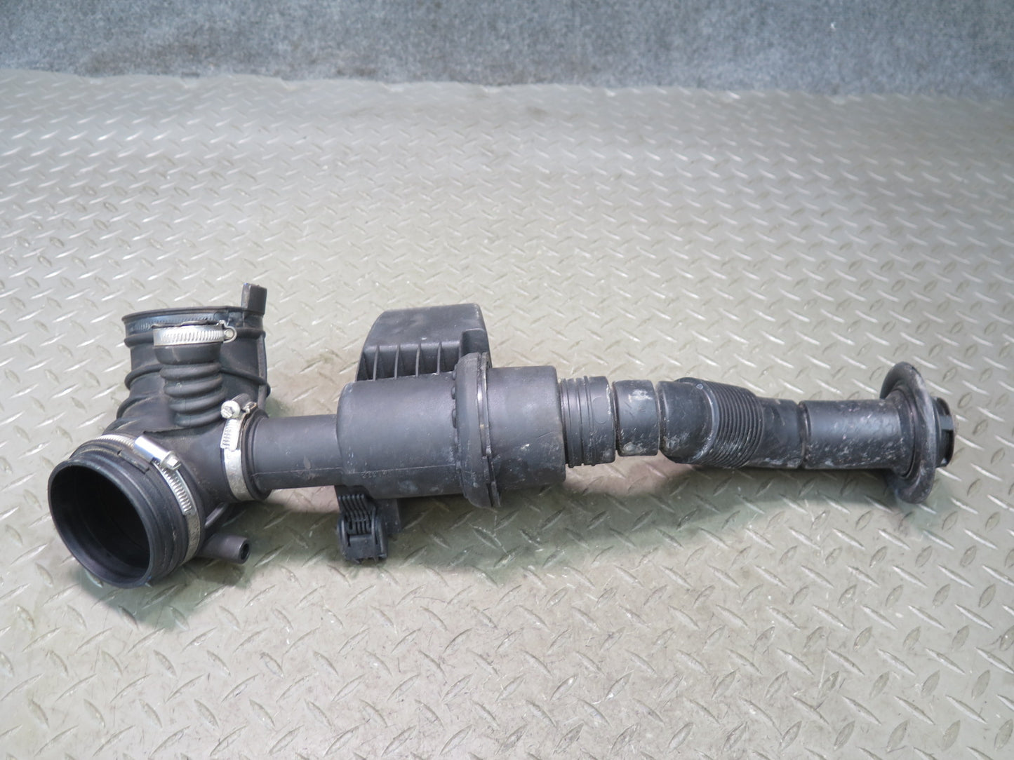 03-05 BMW E85 Z4 M54 3.0L Air Intake Acoustic Resonator Hose Tube Pipe OEM