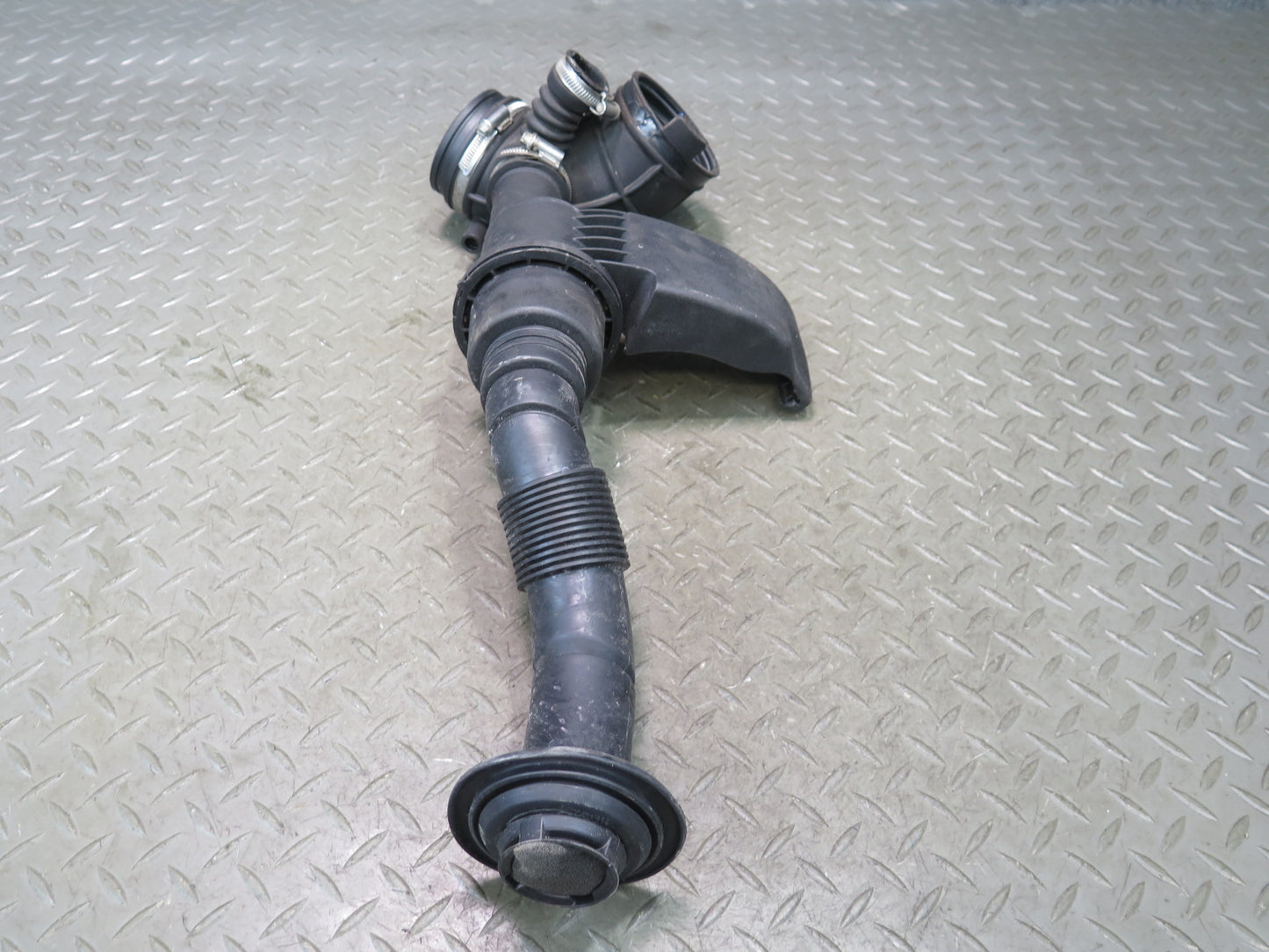 03-05 BMW E85 Z4 M54 3.0L Air Intake Acoustic Resonator Hose Tube Pipe OEM