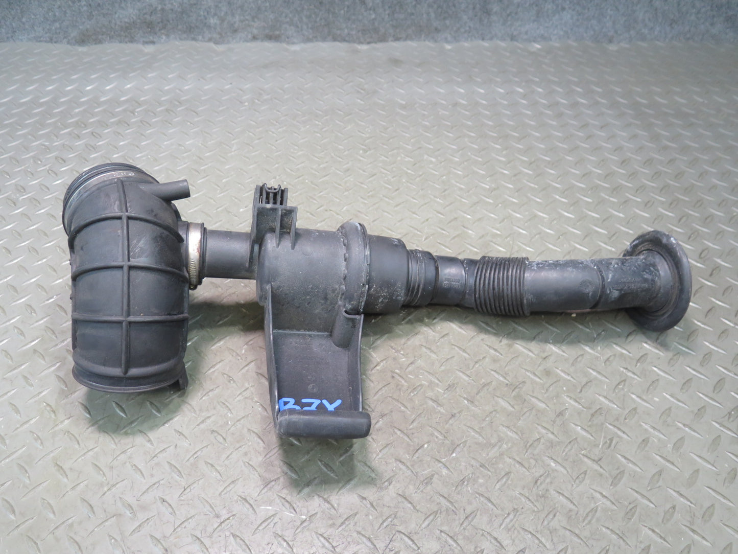 03-05 BMW E85 Z4 M54 3.0L Air Intake Acoustic Resonator Hose Tube Pipe OEM