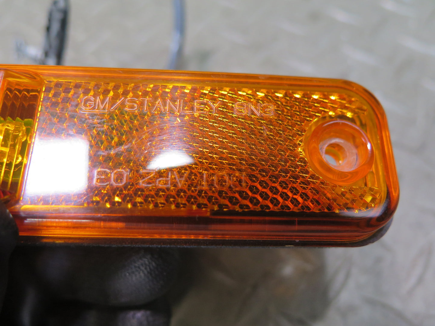 2003-2009 Hummer H2 Front Left & Right Fender Side Marker Light Lamp Set of 2