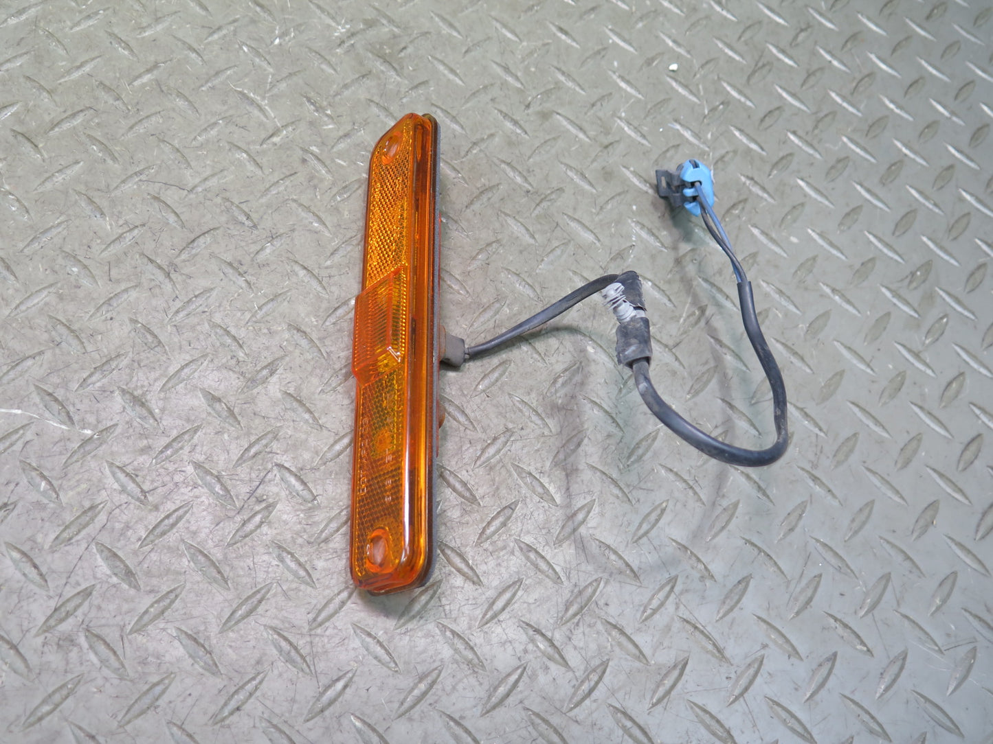 2003-2009 Hummer H2 Front Left & Right Fender Side Marker Light Lamp Set of 2