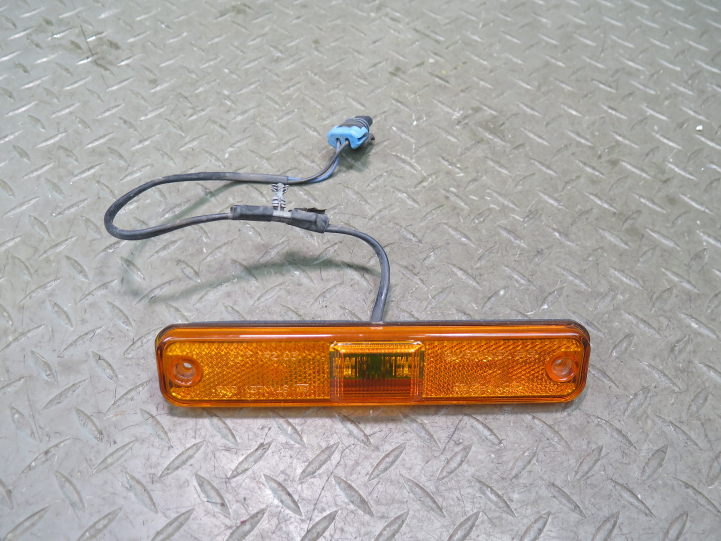 2003-2009 Hummer H2 Front Left & Right Fender Side Marker Light Lamp Set of 2