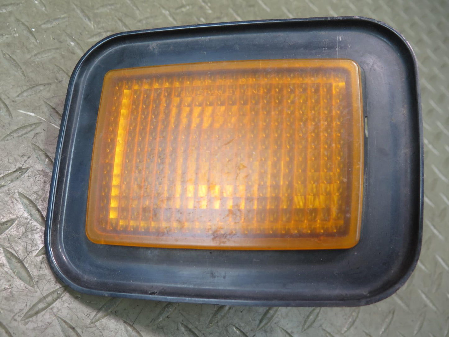 2003-2009 Hummer H2 Front Left Turn Signal Parking Light Lamp