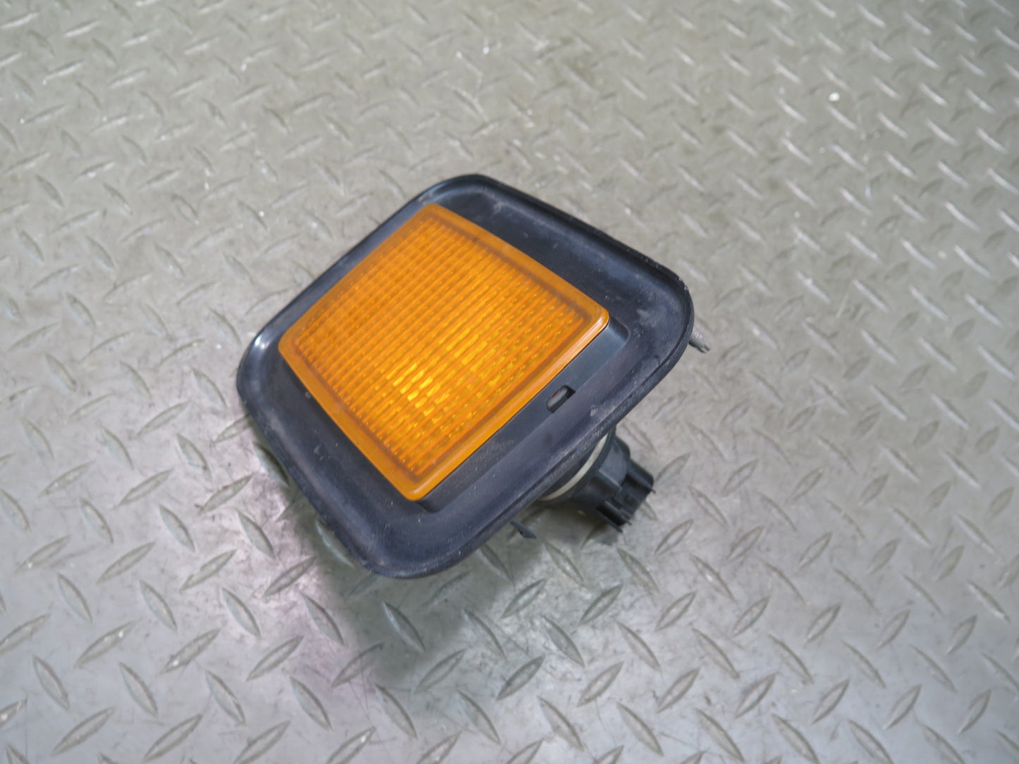 2003-2009 Hummer H2 Front Left Turn Signal Parking Light Lamp