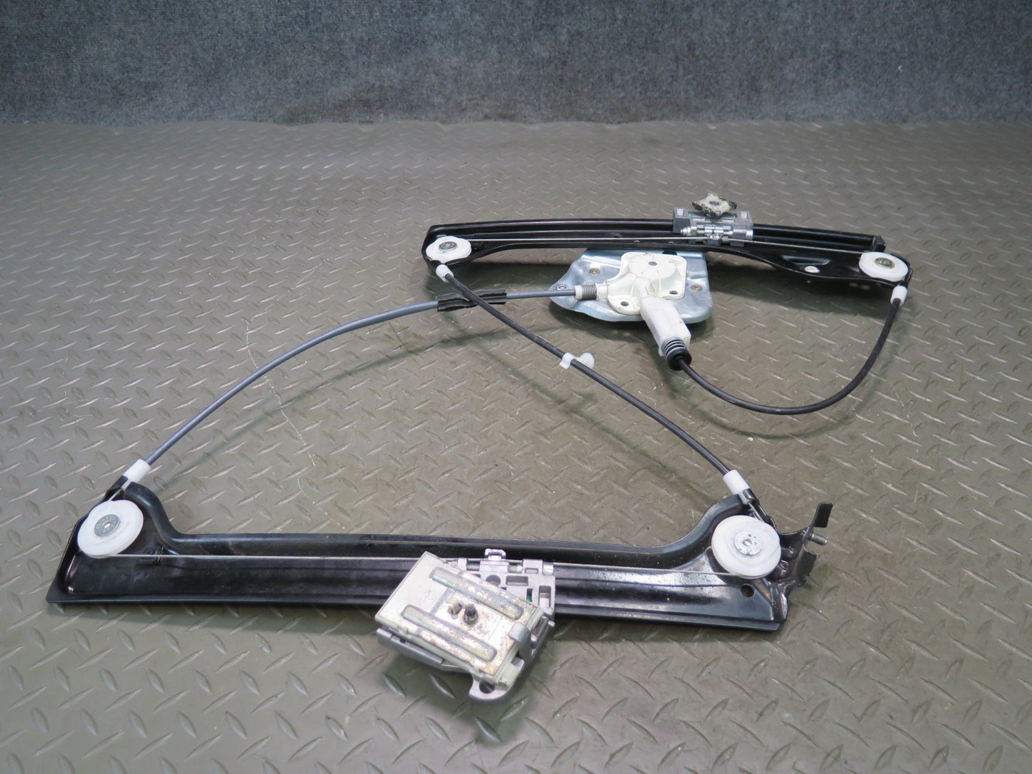 03-08 BMW E86 E85 Z4 Right Passenger Door Window Regulator w Motor OEM