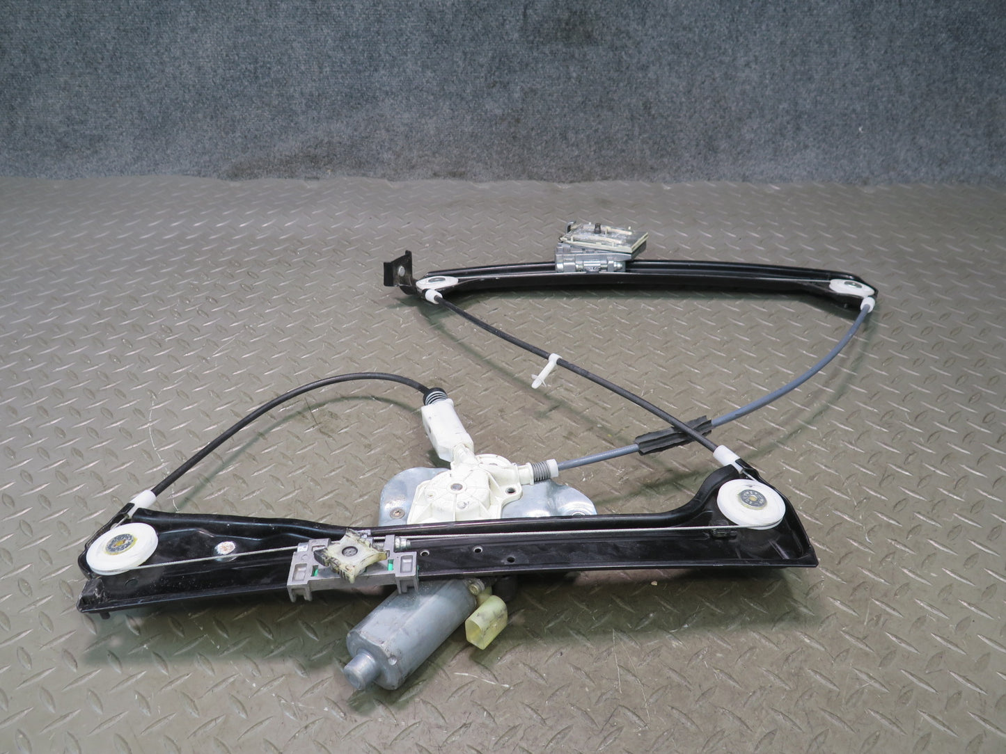 03-08 BMW E86 E85 Z4 Right Passenger Door Window Regulator w Motor OEM
