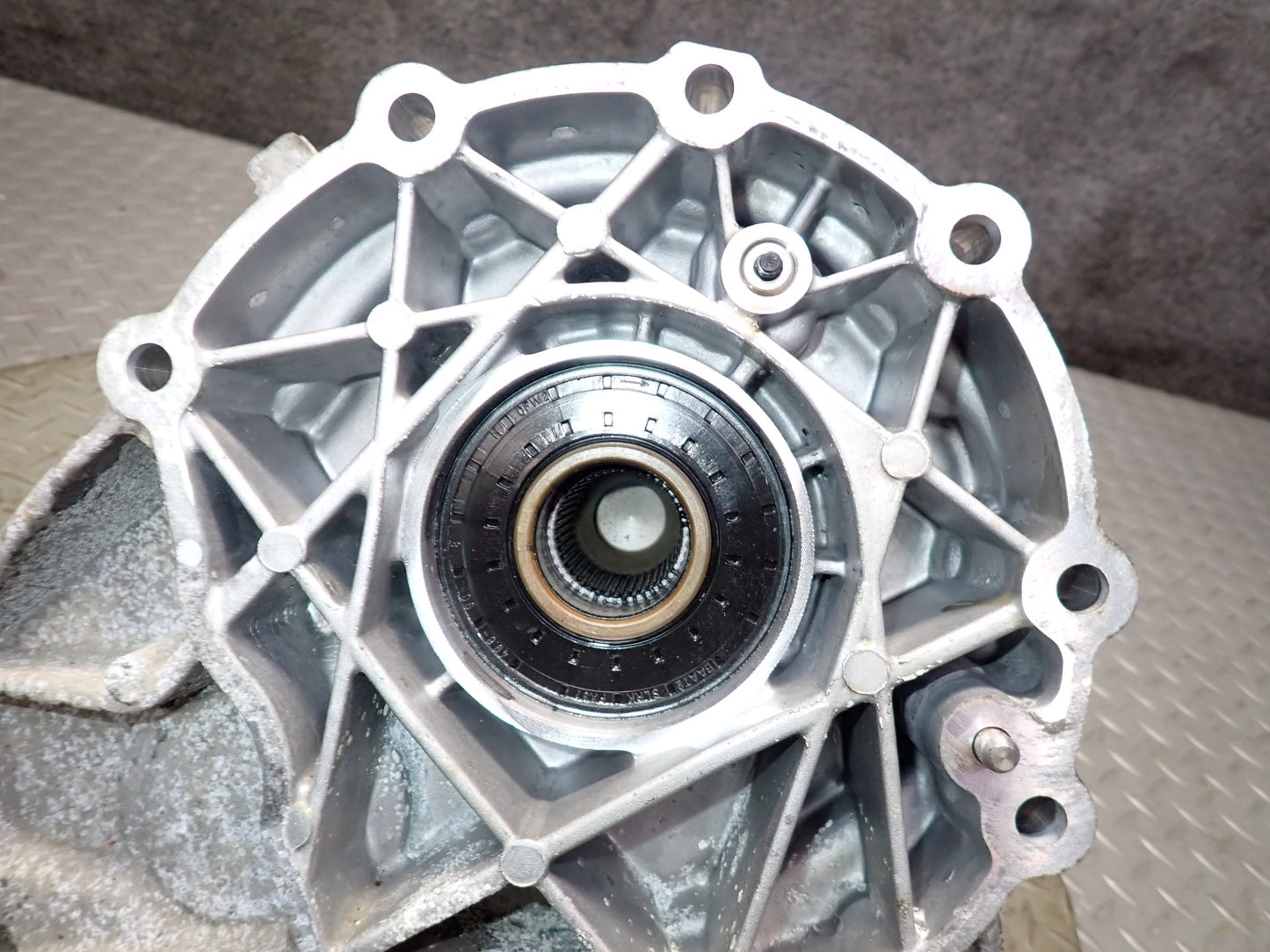 2017-2021 Maserati Quattroporte SQ4 M156 Transmission Transfer Case Gear Box