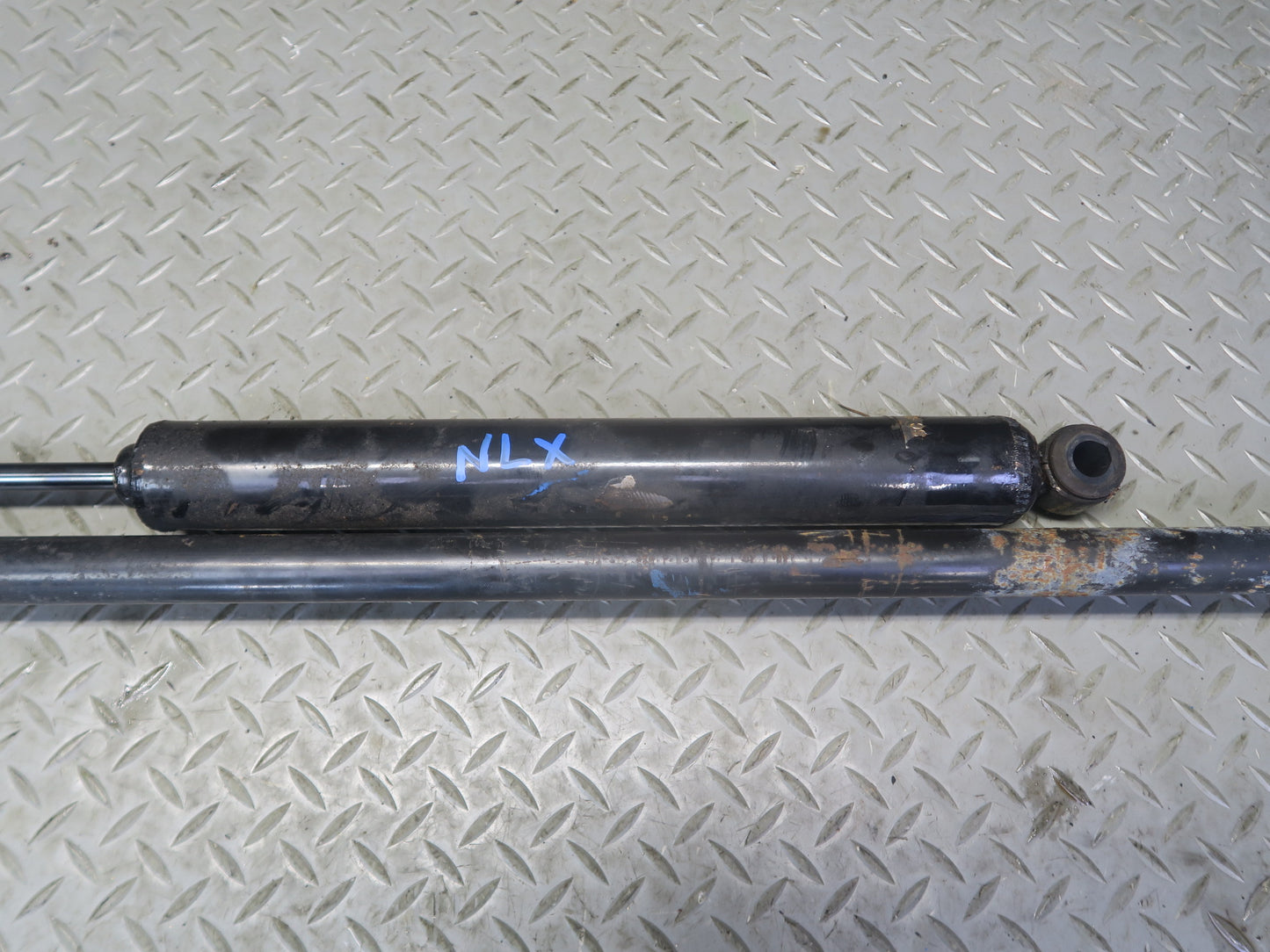 1996-1997 Lexus FZJ80L LX450 Steering Tie Rod Linkage w Damper Shock Cylinder
