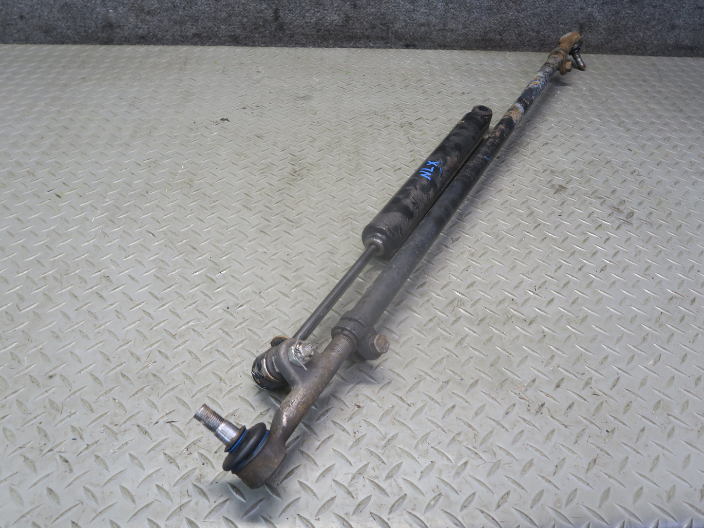 1996-1997 Lexus FZJ80L LX450 Steering Tie Rod Linkage w Damper Shock Cylinder