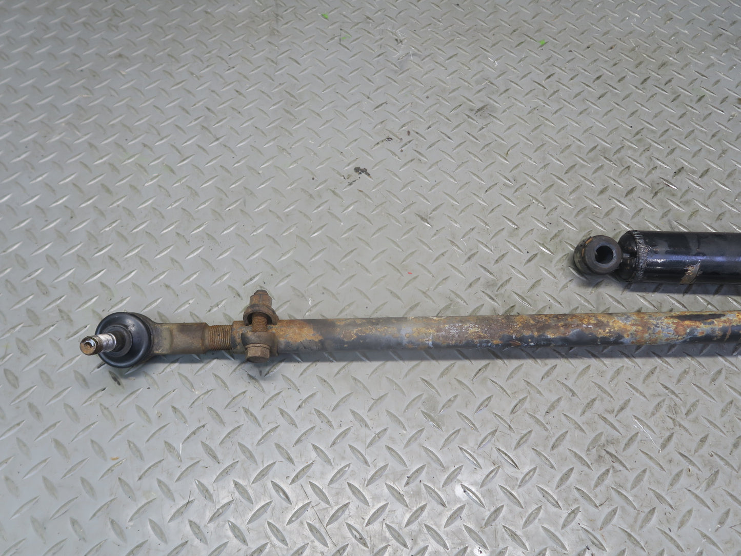 1996-1997 Lexus FZJ80L LX450 Steering Tie Rod Linkage w Damper Shock Cylinder