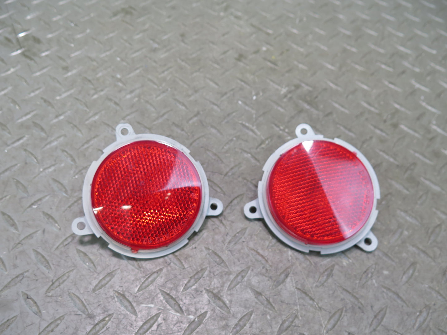 03-08 BMW E85 Z4 Set of 2 Rear L & R Bumper Reflector Marker Light 6908821 OEM
