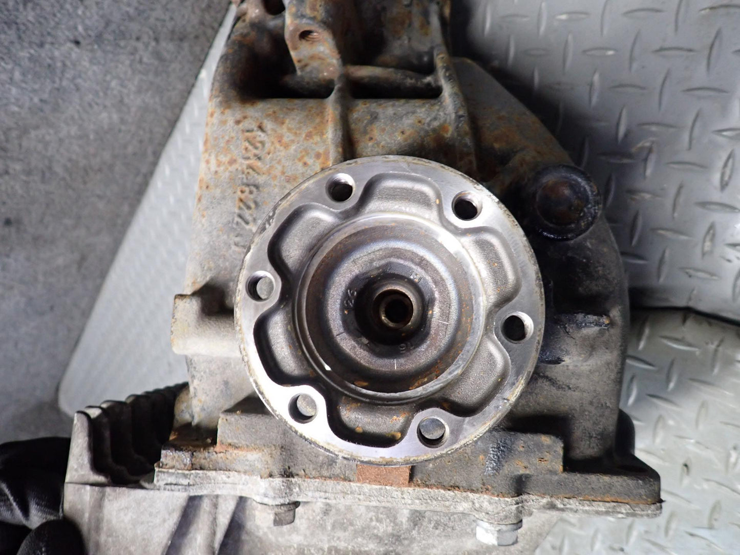 03-08 BMW E85 Z4 M54 A/T Rear Differential Carrier 3.46 Ratio 78K Miles OEM
