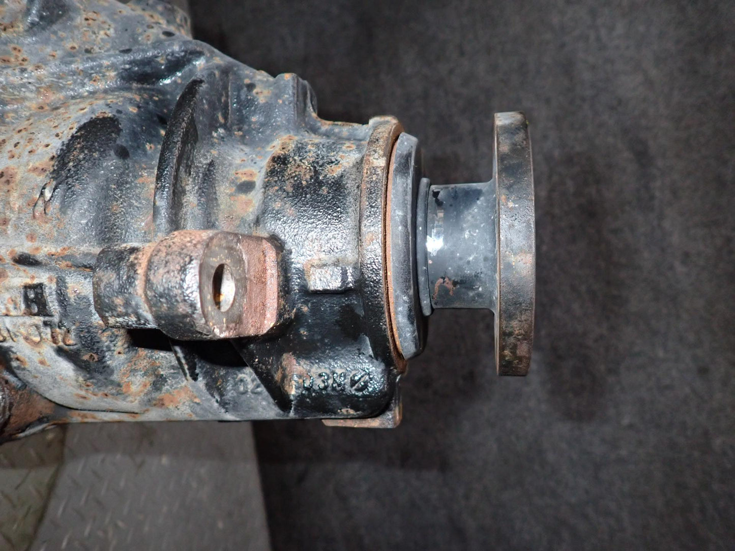 03-08 BMW E85 Z4 M54 A/T Rear Differential Carrier 3.46 Ratio 78K Miles OEM