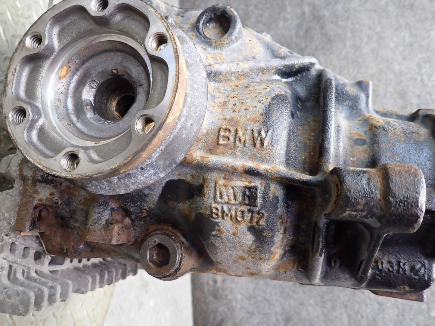 03-08 BMW E85 Z4 M54 A/T Rear Differential Carrier 3.46 Ratio 78K Miles OEM