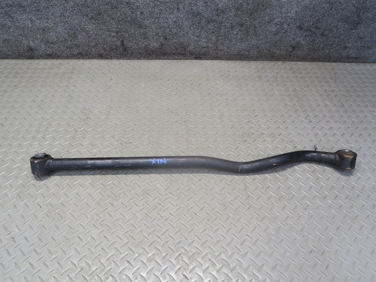 1996-1997 Lexus FZJ80L LX450 Front Lateral Control Arm Panhard Rod
