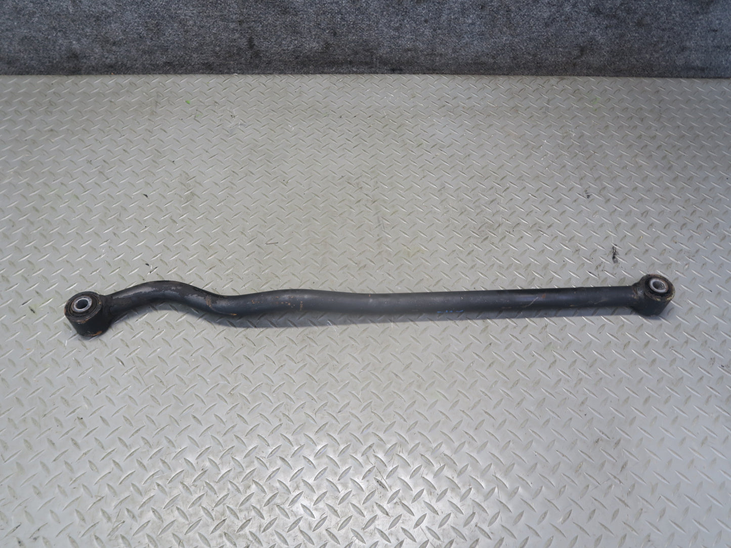 1996-1997 Lexus FZJ80L LX450 Front Lateral Control Arm Panhard Rod