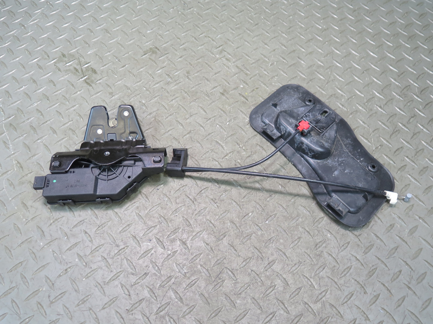 03-08 BMW E85 Z4 Rear Trunk Lock Latch Actuator w Release & Recessed Handle OEM