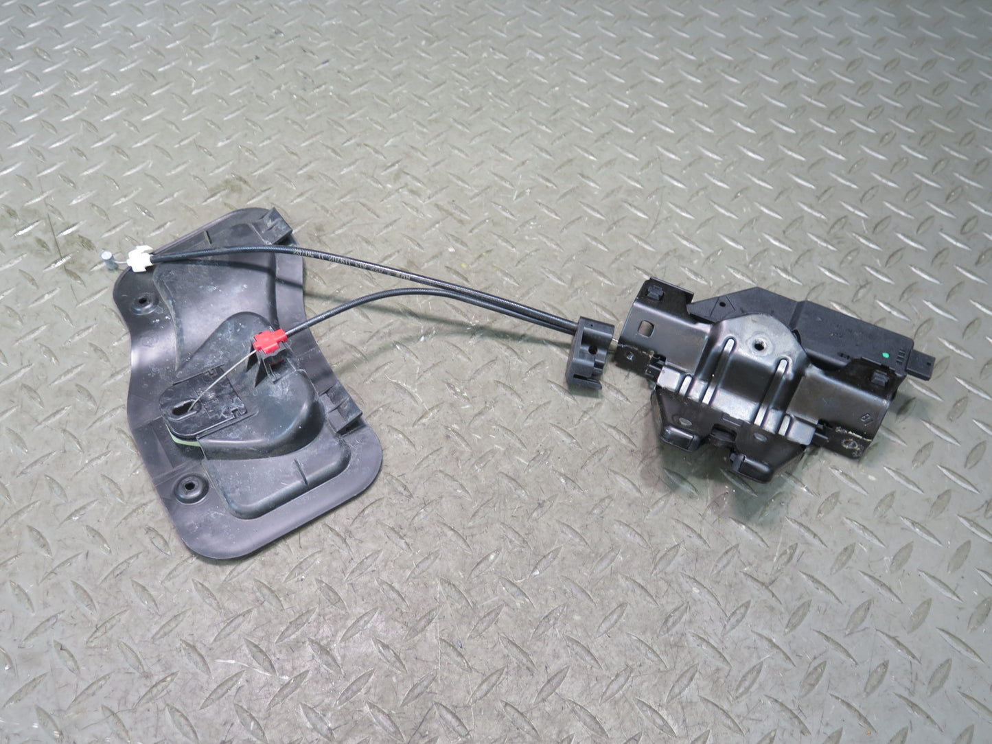 03-08 BMW E85 Z4 Rear Trunk Lock Latch Actuator w Release & Recessed Handle OEM