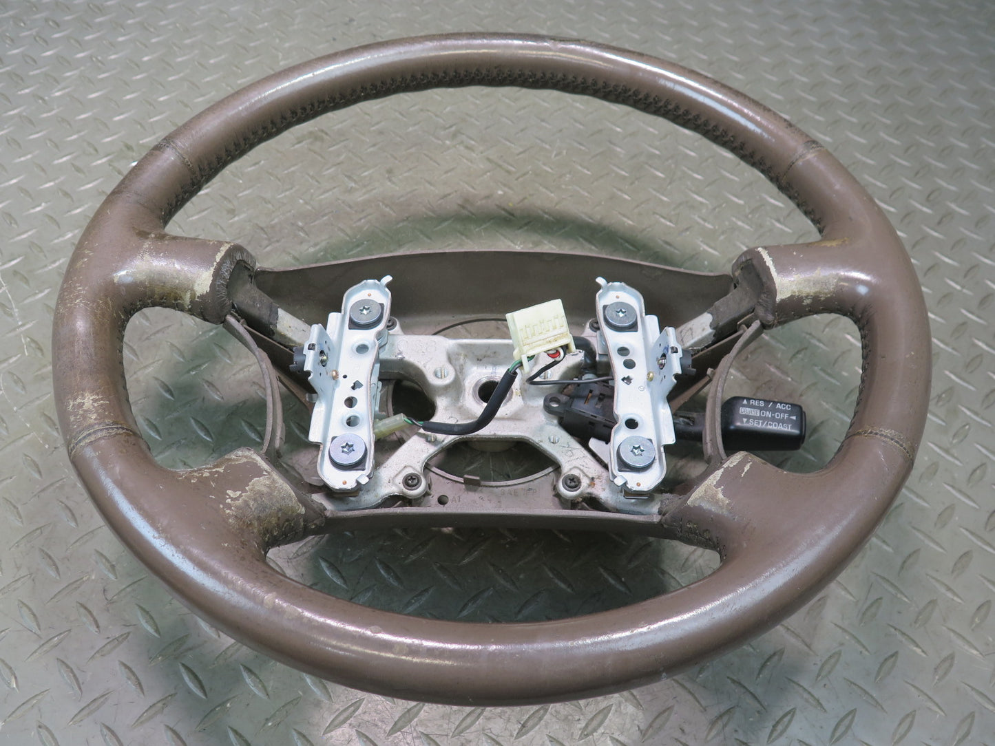 1996-1997 Lexus FZJ80L LX450 Leather Steering w Cruise Switch