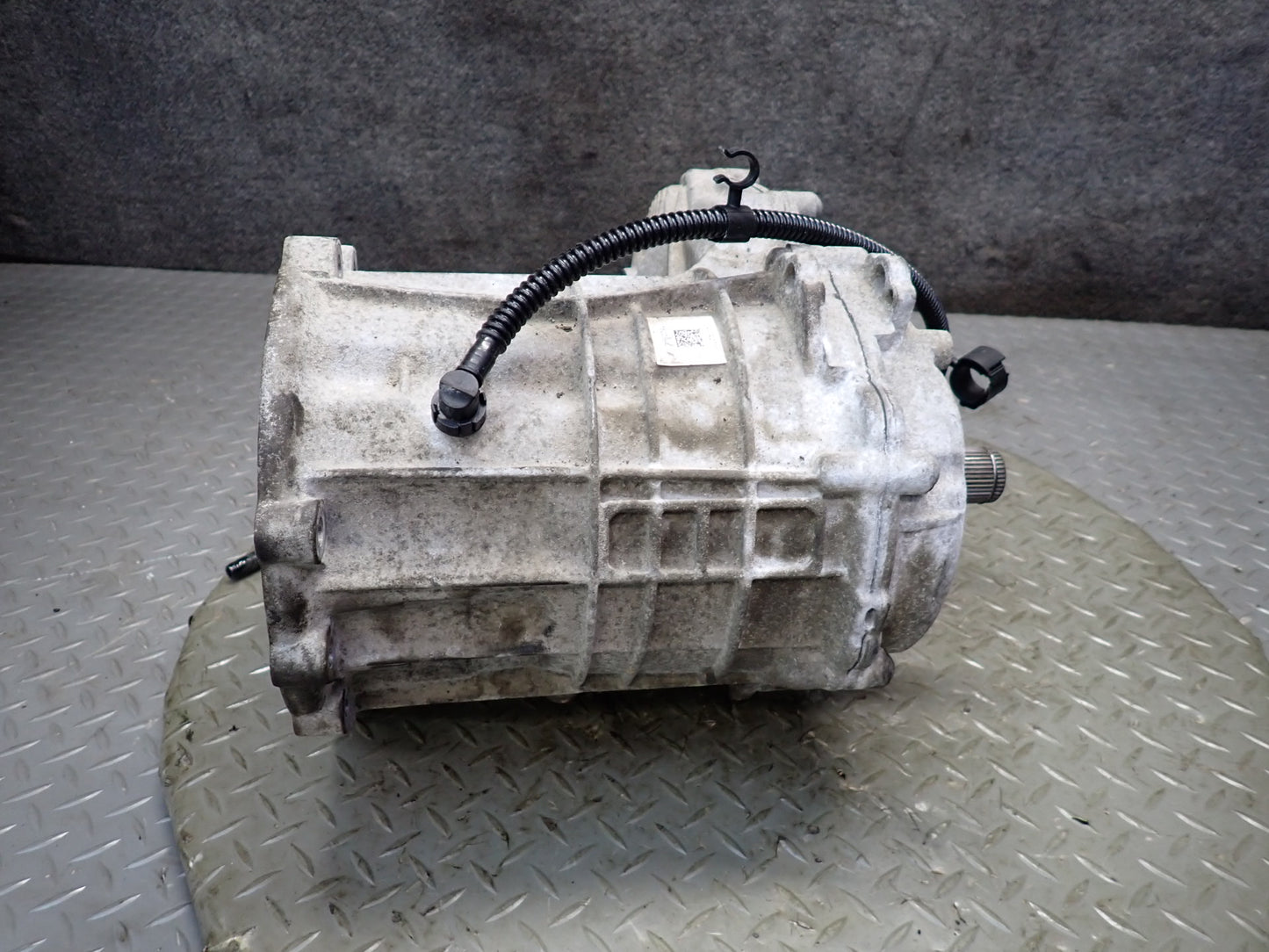 2011-2014 Porsche Cayenne 958 4.8L AWD Transmission Transfer Case Box w Motor
