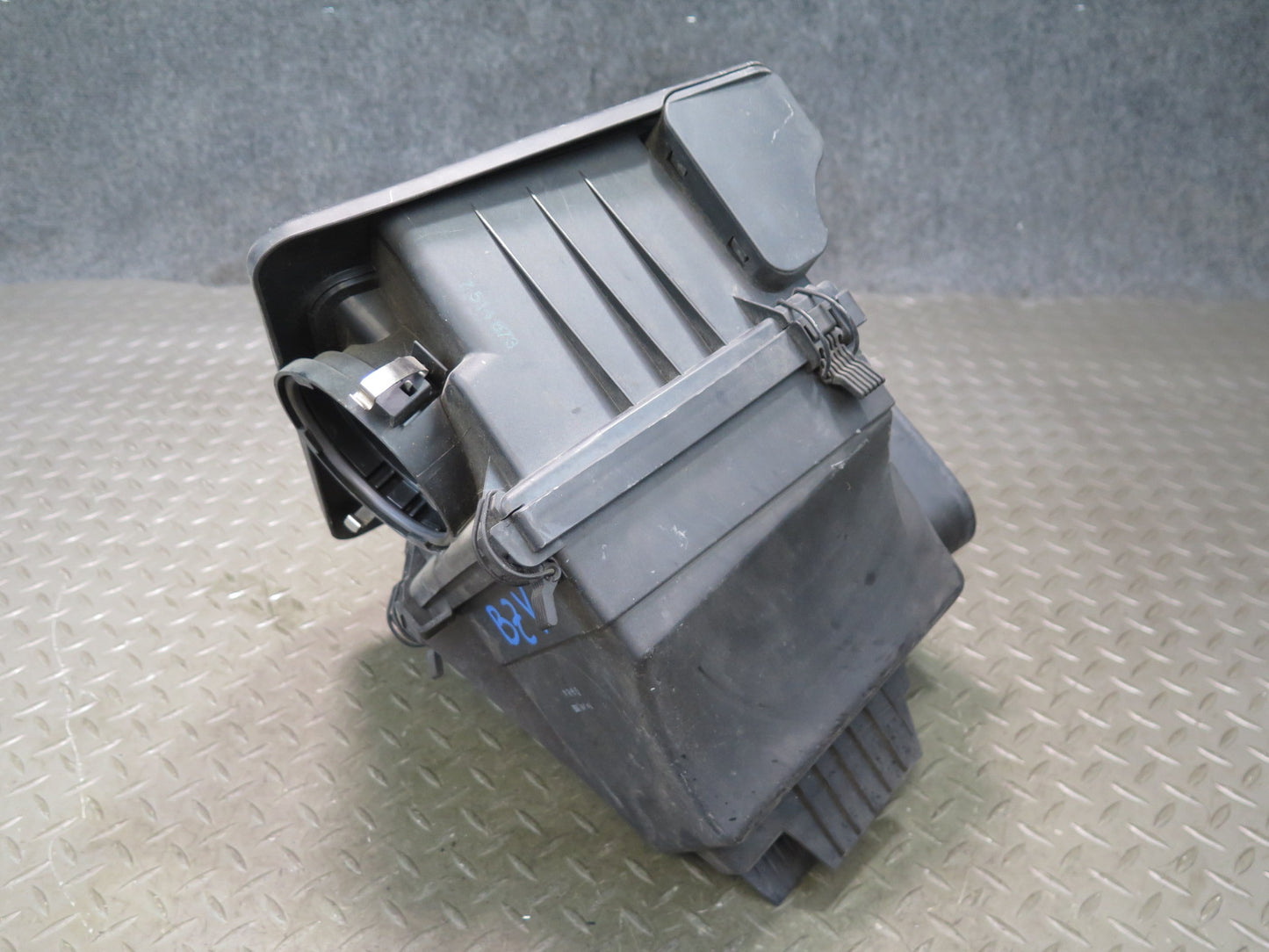 03-05 BMW E85 Z4 3.0L M54 Air Intake Cleaner Filter Box 7514873 OEM