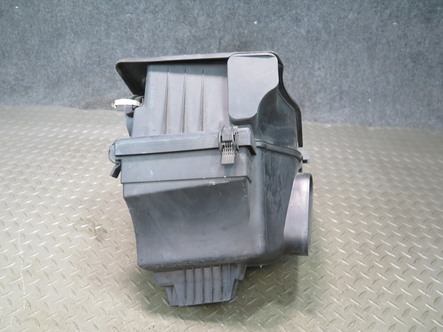 03-05 BMW E85 Z4 3.0L M54 Air Intake Cleaner Filter Box 7514873 OEM